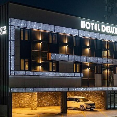 Deluxe Motel Geoje Exterior photo