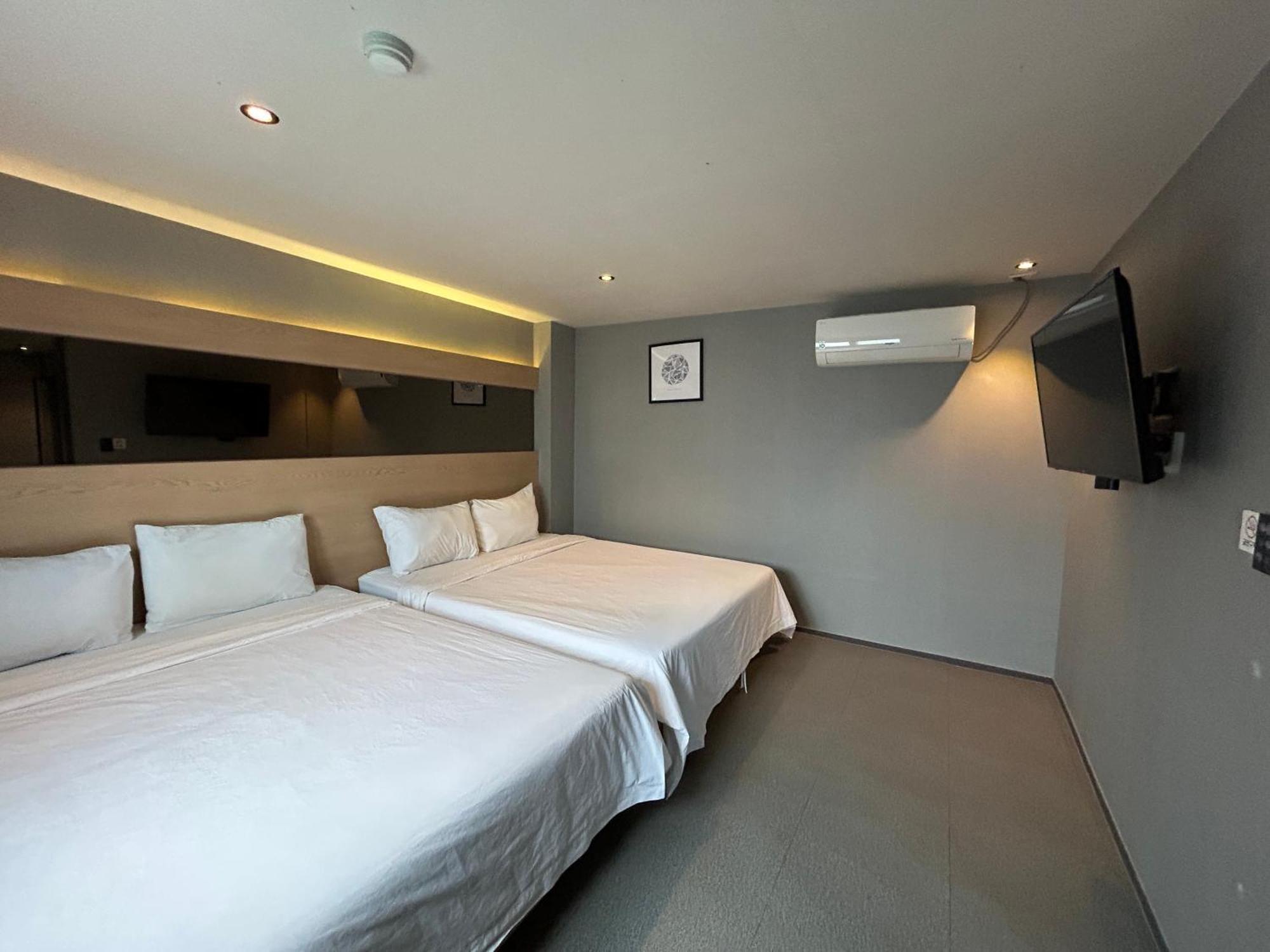 Deluxe Motel Geoje Exterior photo