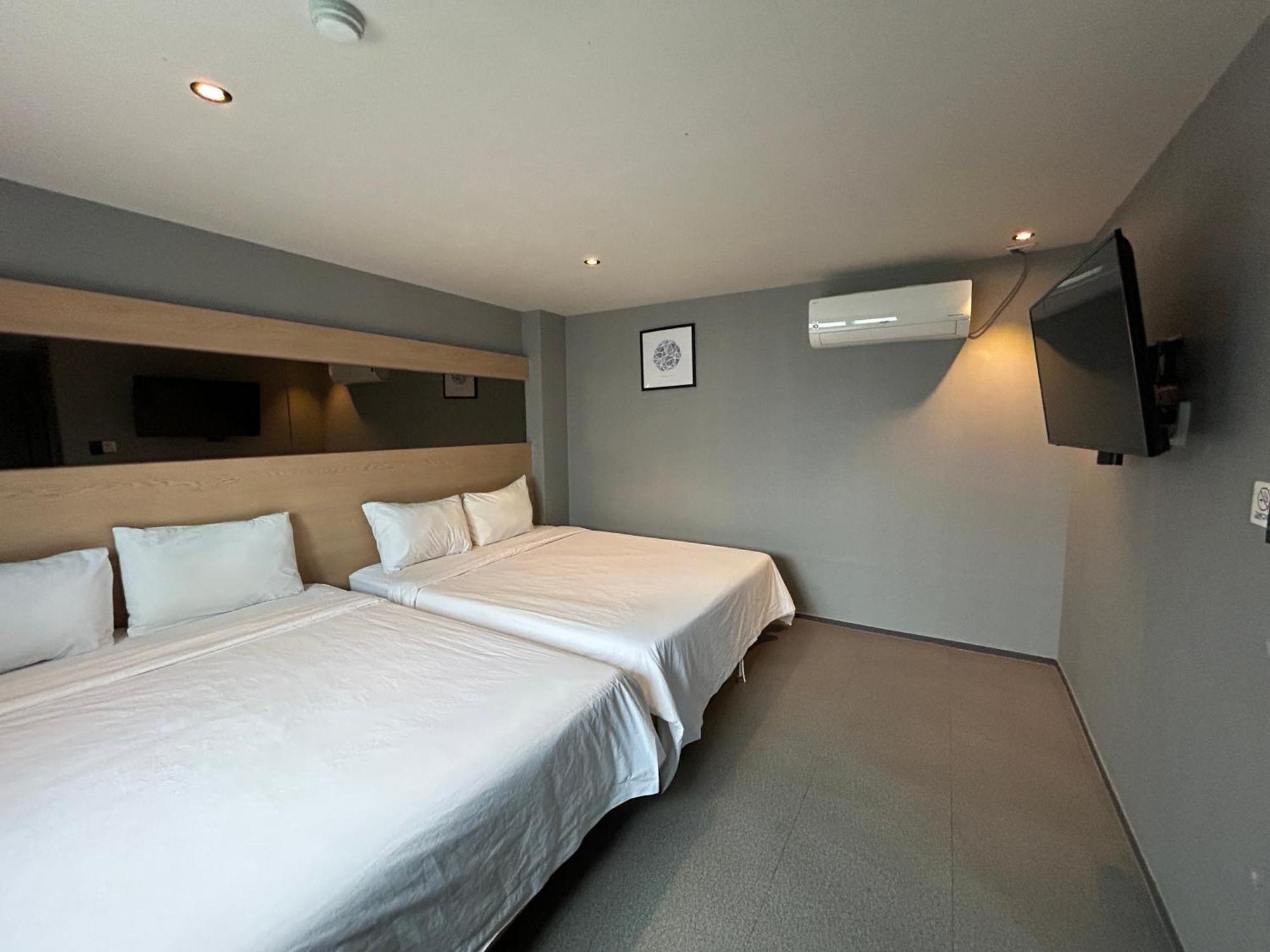 Deluxe Motel Geoje Exterior photo