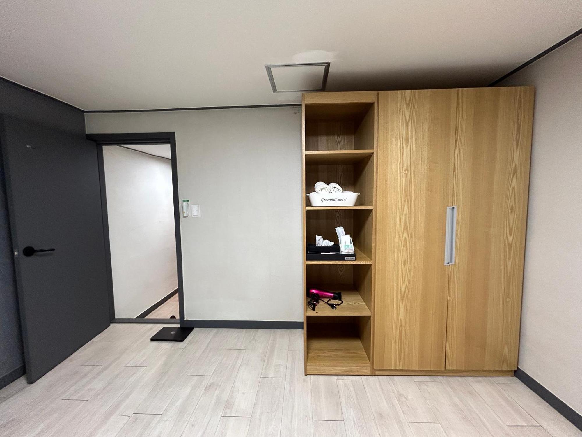 Deluxe Motel Geoje Room photo