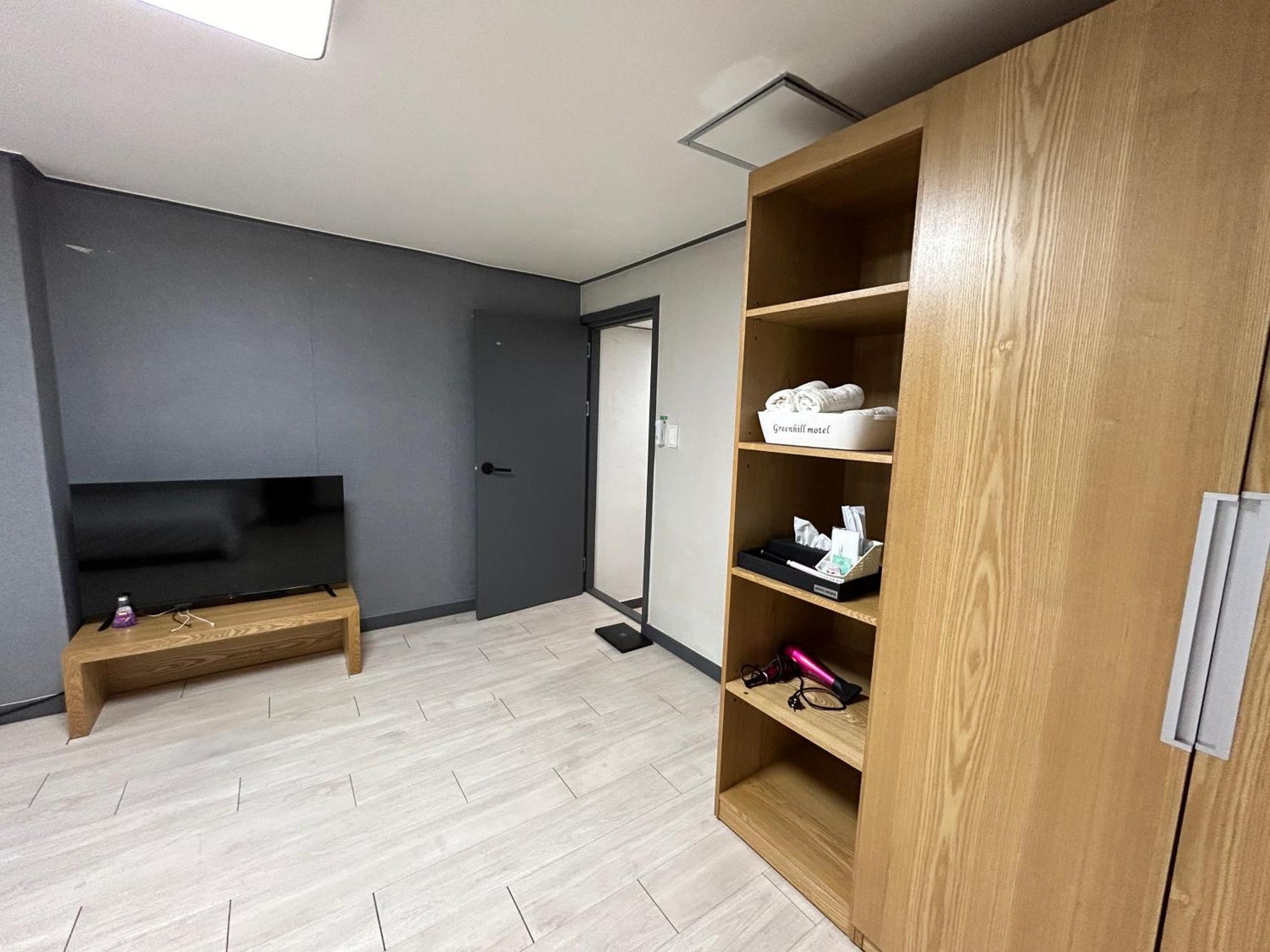 Deluxe Motel Geoje Room photo