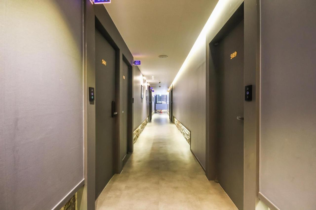 Deluxe Motel Geoje Exterior photo