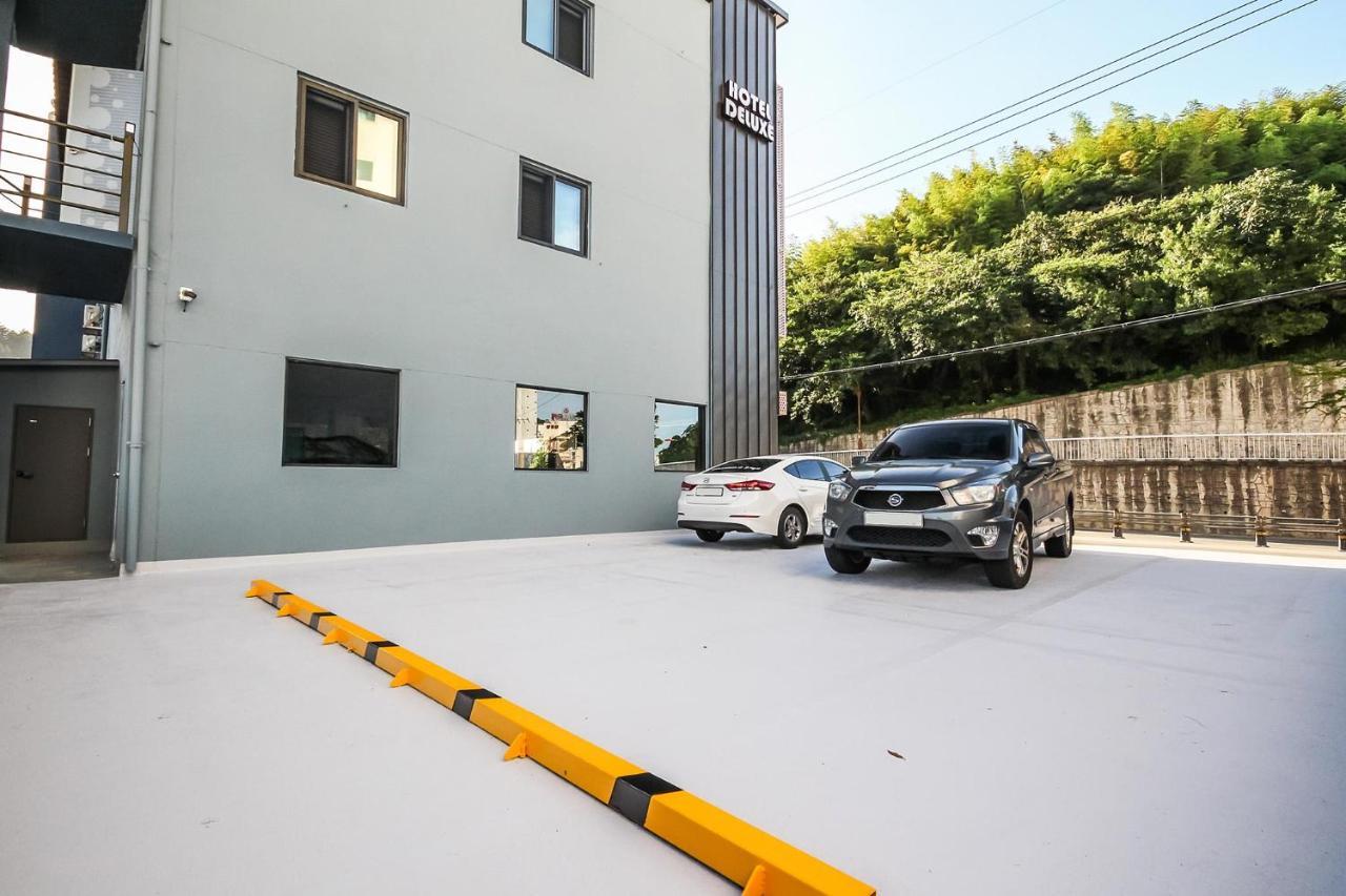 Deluxe Motel Geoje Exterior photo