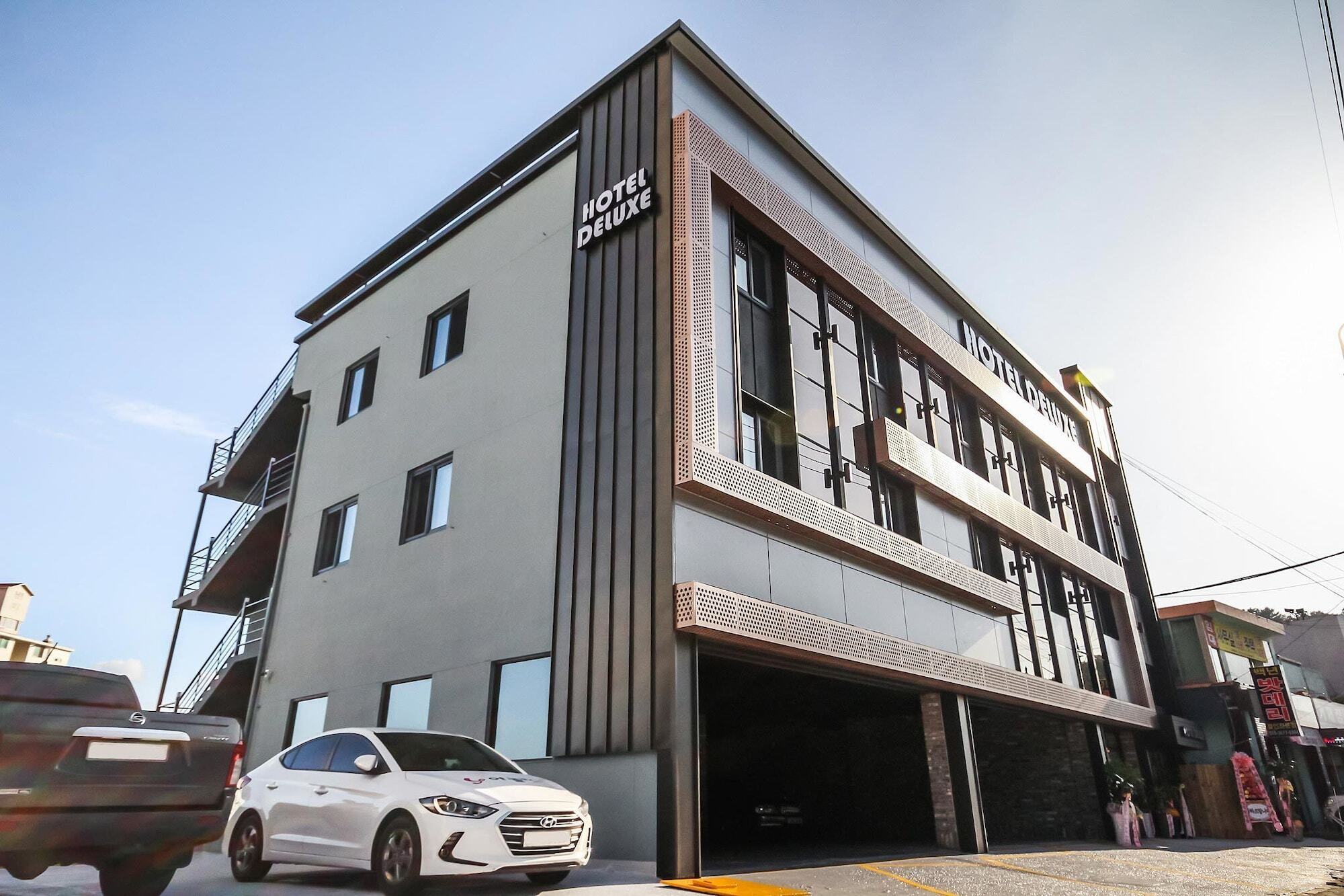 Deluxe Motel Geoje Exterior photo